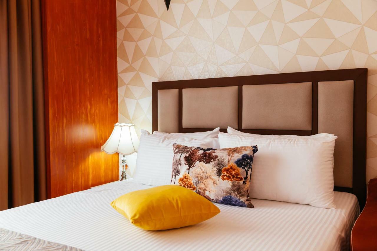 Hotel Platinum Улцин Екстериор снимка