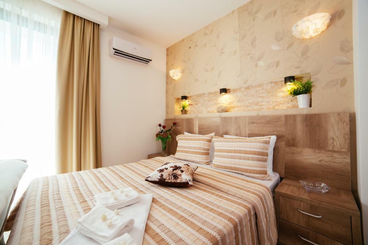 Hotel Platinum Улцин Екстериор снимка