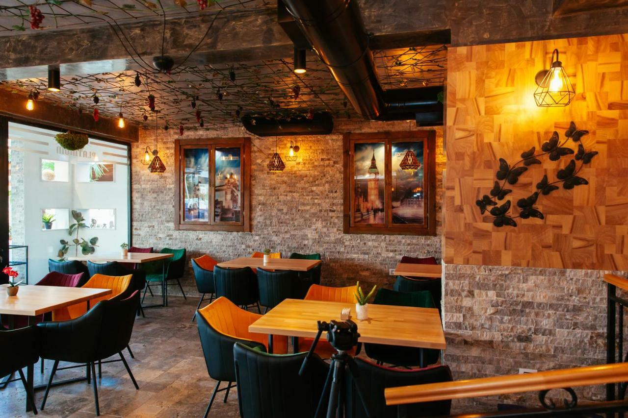 Hotel Platinum Улцин Екстериор снимка