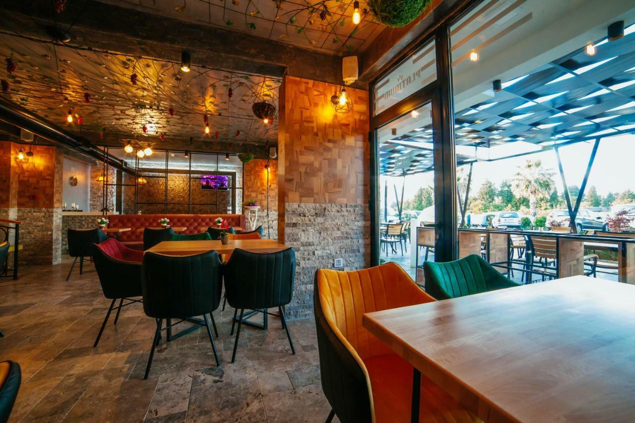 Hotel Platinum Улцин Екстериор снимка