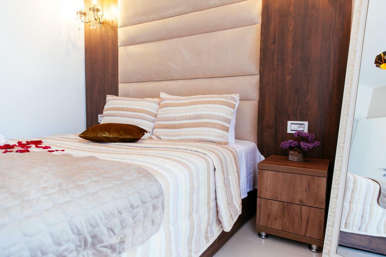 Hotel Platinum Улцин Екстериор снимка