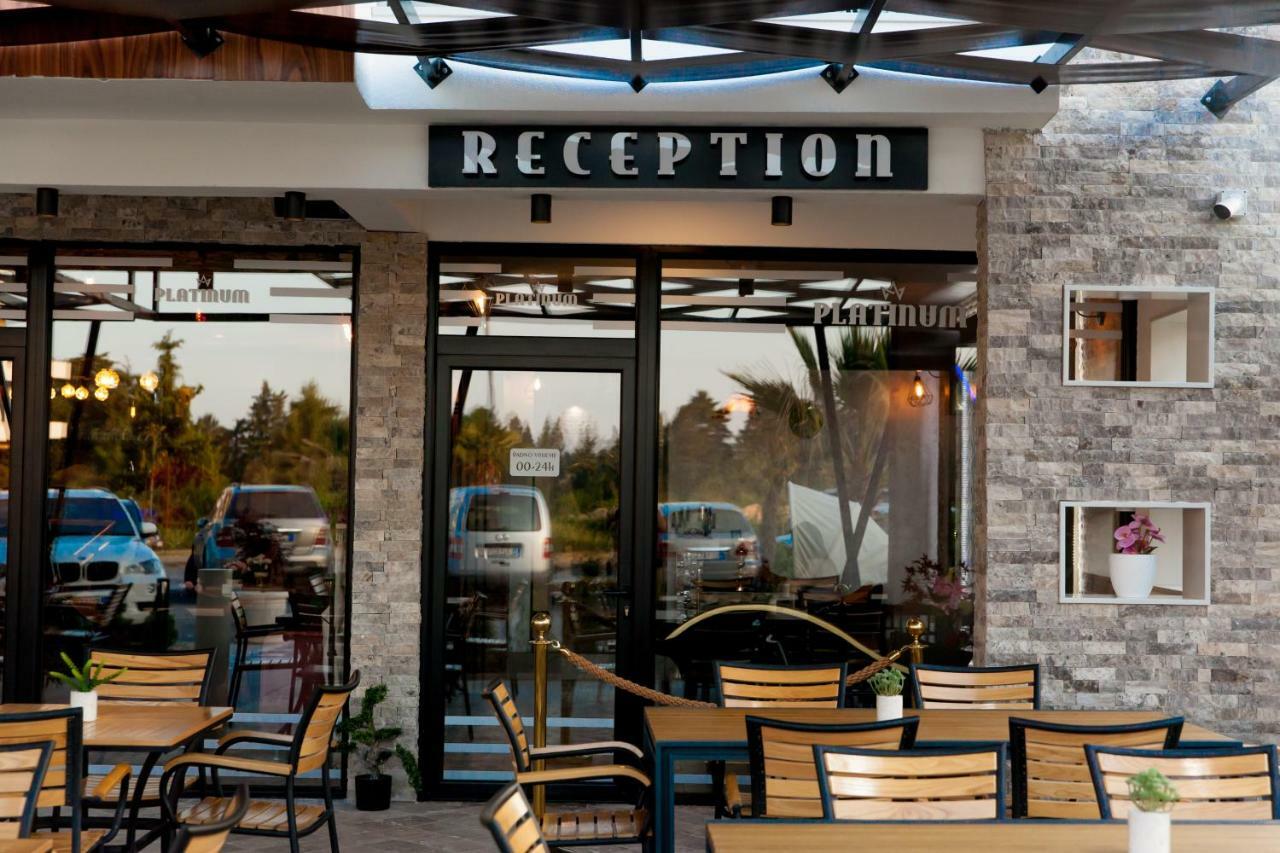 Hotel Platinum Улцин Екстериор снимка