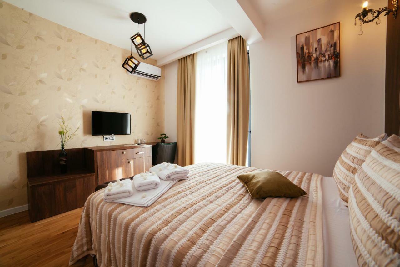 Hotel Platinum Улцин Екстериор снимка