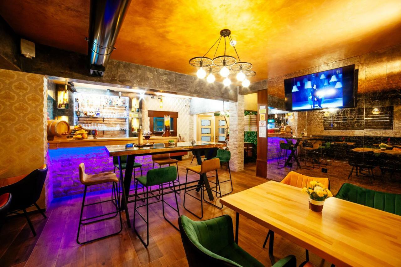 Hotel Platinum Улцин Екстериор снимка