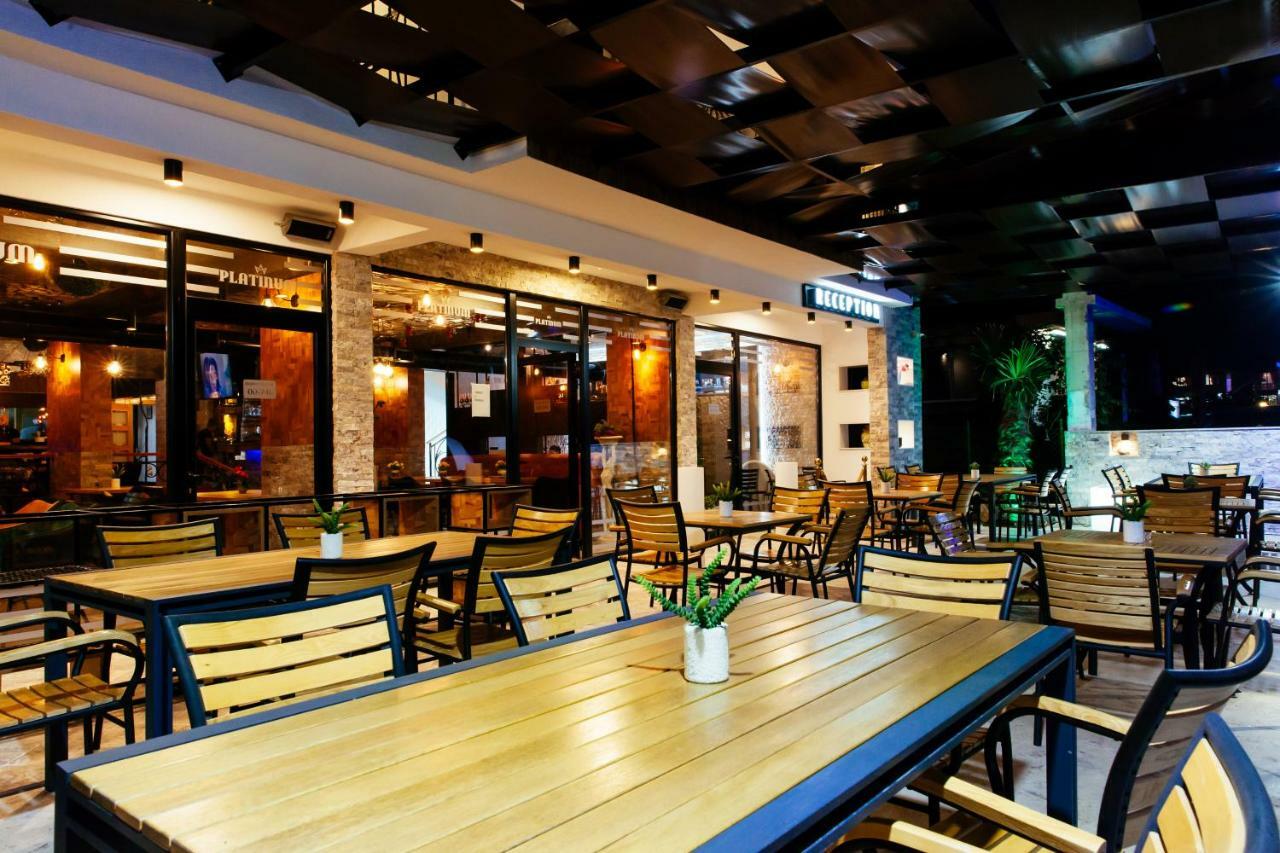 Hotel Platinum Улцин Екстериор снимка