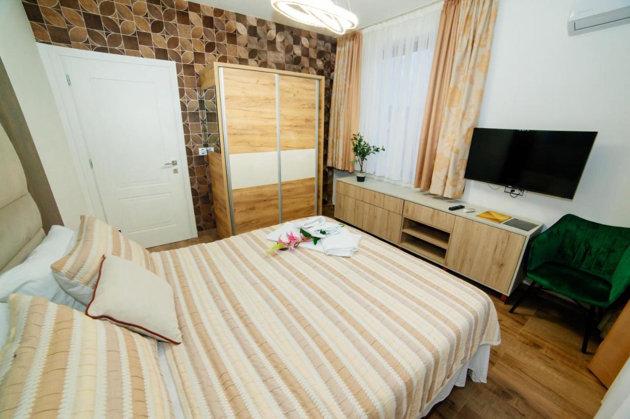 Hotel Platinum Улцин Екстериор снимка
