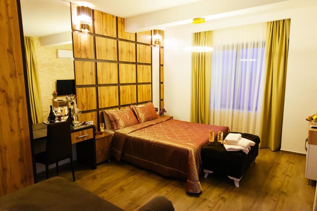 Hotel Platinum Улцин Екстериор снимка