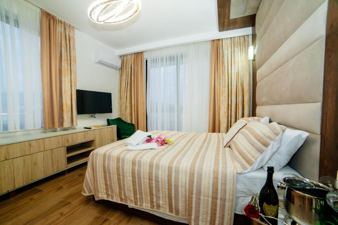Hotel Platinum Улцин Екстериор снимка
